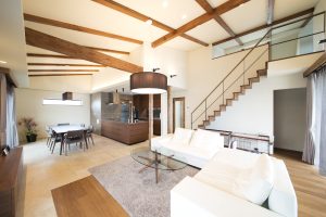 オープン階段のあるリビング